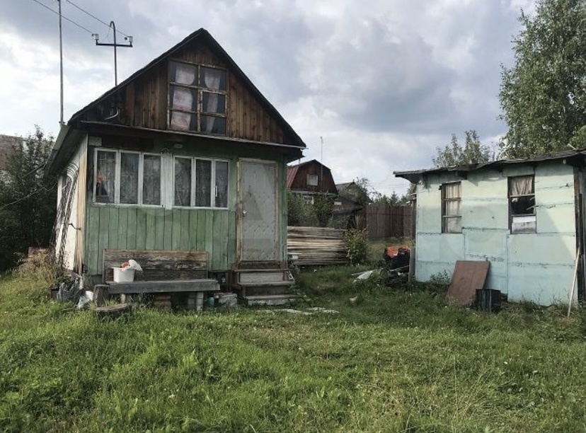 Ваша Мечта о Загородном Отдыхе: Уютная Дача в Экологически Чистом Районе!

Представляем вашему вниманию прекрасную дачу, расположенную в живописном и экологически чистом районе вблизи Екатеринбурга, идеальную  для летнего отдыха. 

Преимущества расположения:

•   Доступность: Всего 30 минут  от Екат