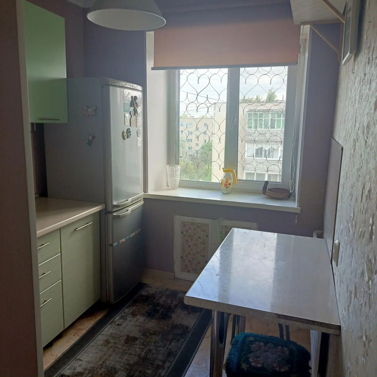 
Предлагаю вашему вниманию светлую и уютную квартиру . 
Преимущества:
• Требует не большого ремонта, можно заехать и жить!
• Развитая инфраструктура: рядом остановки общественного транспорта, магазины, кафе.
• Всего 5 минут до поликлиники.
• Удобная планировка.

Не упустите возможность стать владель