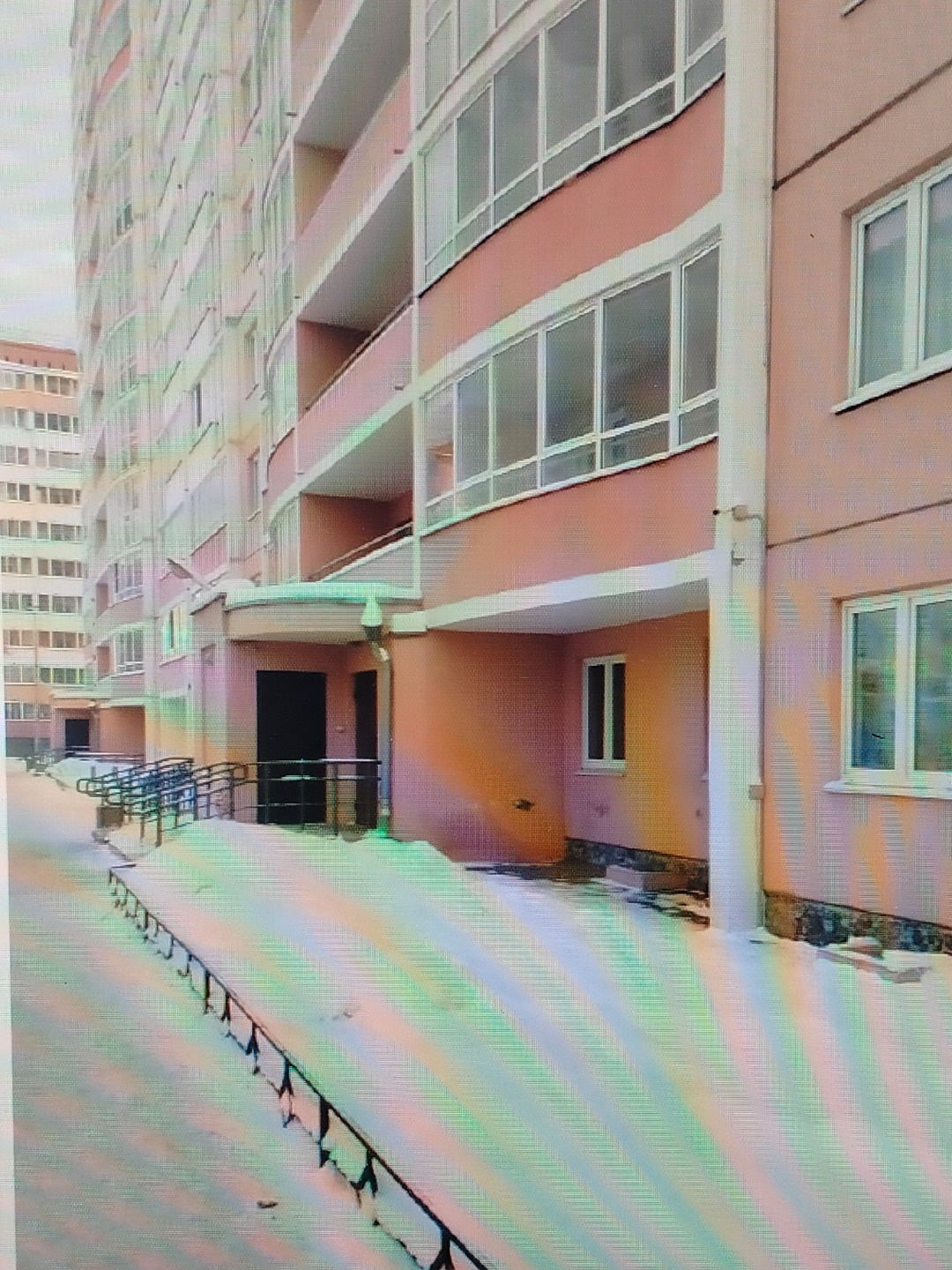 
Продается просторная комната в «двушке» с уникальным преимуществом — есть возможность выкупа второй комнаты. Это ваш шанс со временем стать владельцем большой полноценной квартиры в одном из лучших домов района!
• О квартире: Квартира очень просторная, с отличной планировкой. 
• О комнате: Светлая,