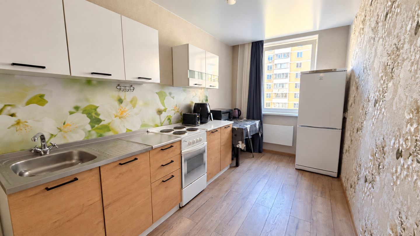 
📍 Верхняя Пышма, ул. Уральских Рабочих, 44Б
🏡 Квартира, в которую можно переехать без долгого ремонта и дополнительных вложений.

Продаётся однокомнатная квартира площадью 38 м² на 4 этаже 9-этажного кирпичного дома.
Квартира с ремонтом, мебелью и бытовой техникой. Хороший вариант для тех, кто ищет